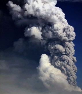 Hujan Abu Merapi di Bandung Meluas