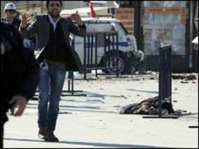 Bom Bunuh Diri Meledak Saat Salat Jumat, 50 Orang Tewas di Pakistan