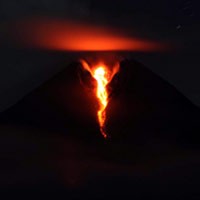 Mbah Rono Imbau Tak Sebar Isu Puncak Letusan Merapi Terjadi Nanti Malam