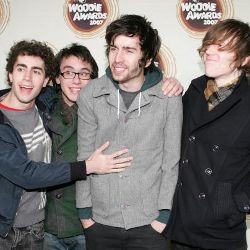 Slank Lirik Kolaborasi Bareng Tokyo Police Club