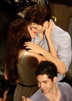 Robert Pattinson & Kristen Stewart Ciuman di Brazil