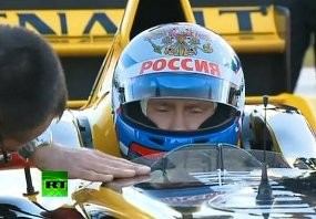 Vladimir Putin Jajal Mobil F1 Renault
