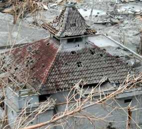 Abu Merapi Tumbangkan Pohon dan Timpa Rumah di Purworejo