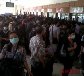 Abu Merapi Belum Surut, Bandara Yogya Masih Tutup