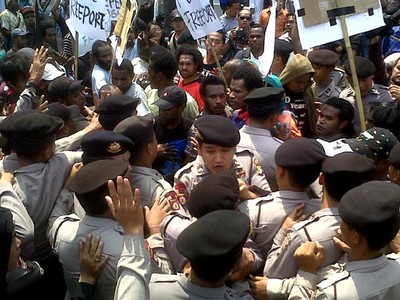 Mahasiswa Papua Tuntut Freeport Ditutup