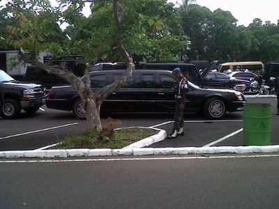 2 Limousine Obama Bersiap