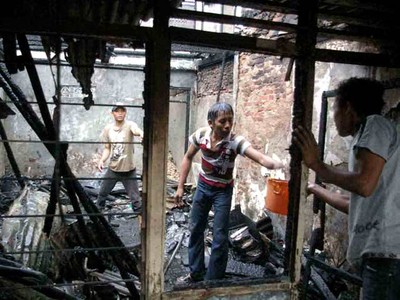 Api Lalap 12 Rumah di Cempaka Putih