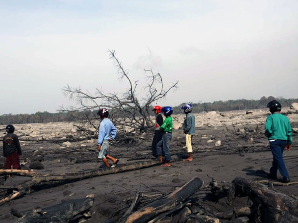 Kali Gendol Jadi Gunung Pasir