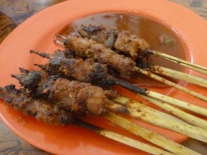 Pedas-pedas Gurih Sate Bebek Cibeber