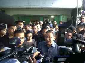 Wapres Boediono Melayat Tokoh Banda Des Alwi