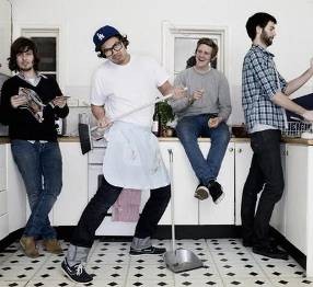 Vokalis Temper Trap Senang Konser Sekalian Pulang Kampung