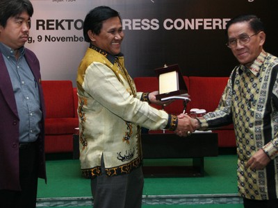 Beasiswa Untuk Mahasiswa Berprestasi