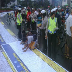 Sejuta Tandatangan Peduli Keselamatan & Peduli Bencana di Bundaran HI