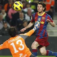 Messi Bawa Barca Puncaki La Liga