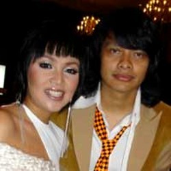 Armand Maulana Utus Dewi Gita untuk Lelang Gitar Kesayangan
