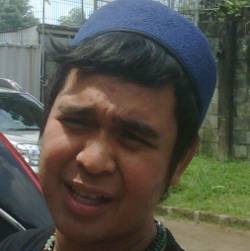 Sumbang Hewan Kurban, Olga Takut Lihat Sapi Dipotong
