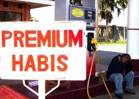 Pertamina Mencoba Berhemat, Premium Malah Jadi Langka