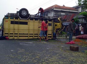 7700 Koleksi Gambar Mobil Truk Cabe Gratis Terbaru