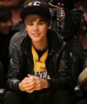 Justin Bieber Sewa Penasihat untuk Menggaet Cewek