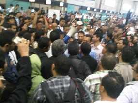 Gagal Terbang, Penumpang Garuda Ribut di Bandara Polonia Medan