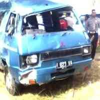 Mobil Pengantar Pengantin Nyungsep, 6 Penumpang Luka-luka