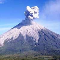 165.745 Ribu Jiwa Bermukim di Zona Bahaya Gunung Semeru