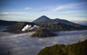 Status Bromo Naik Jadi Awas