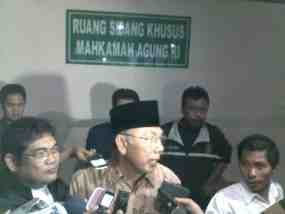 Rugikan Negara Rp 36 M, Bachtiar Chamsyah Terancam 20 Tahun Bui