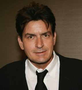 Charlie Sheen Hampir Membunuh Seorang Bintang Porno