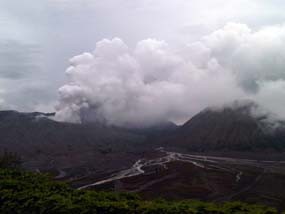 PMI Siap Dirikan Posko di Lereng Bromo