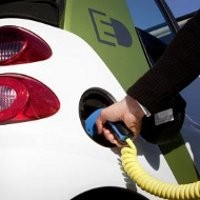 Pemprov DKI Jakarta Mulai Pakai Mobil Listrik