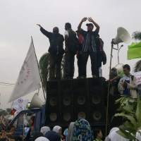 Buruh Demo Minta Kenaikan UMP, KBN Cilincing Lumpuh