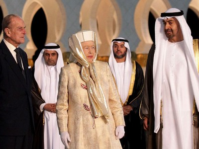 Ratu Elizabeth II Berkerudung