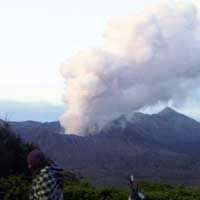 Menko Kesra Pantau Puncak Bromo Pukul 03.00 WIB