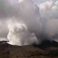 Aktivitas Vulkanik Gunung Bromo Naik Turun 