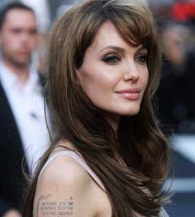 Angelina Jolie Jadi Nama Kuil Hindu di Kamboja