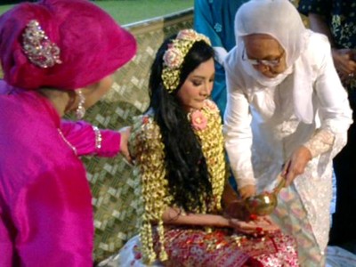 Kiki Amalia Siraman