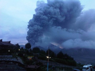 Letusan Kecil Gunung Bromo
