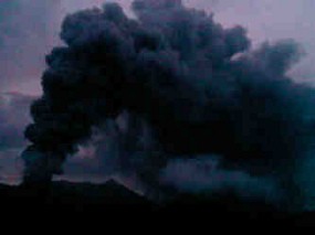 Bromo Diharapkan Sesering Mungkin Batuk Agar Letusan Besar Tak Terjadi