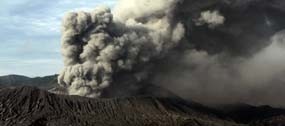 Bromo Kembali Meletus Pukul 05.09 Wib