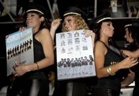 Di-PHK, Para Pramugari Meksiko pun Berpose Seksi