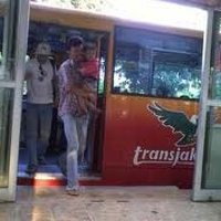 Busway Disteril, Pelanggaran & Kecelakaan Turun, Penumpang Meningkat