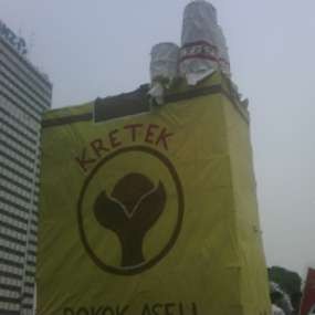 Perokok Tuntut Hak Merokok di Dalam Gedung Perokok Tuntut Hak Merokok di Dalam Gedung