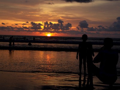 Ketika Senja di Kuta Bali