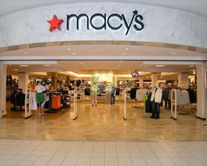 Karl Lagerfeld Mendesain Untuk Macys