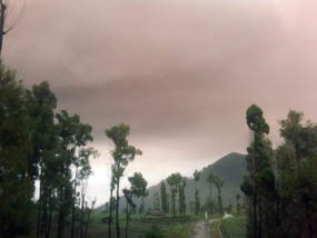 Semburan Abu Bromo Sempat Mengarah ke Probolinggo