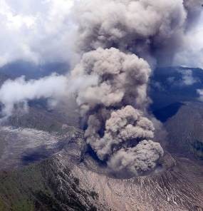 Masih Batuk, Status Gunung Bromo Tetap Awas