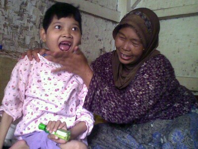 17 Tahun, Berat Riri Hanya 19 Kg