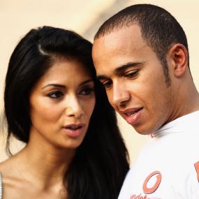 Nicole Scherzinger Belum Siap Menikah dengan Lewis Hamilton