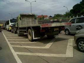 Tol JORR Arah Pondok Indah Macet Panjang Mulai Bambu Apus